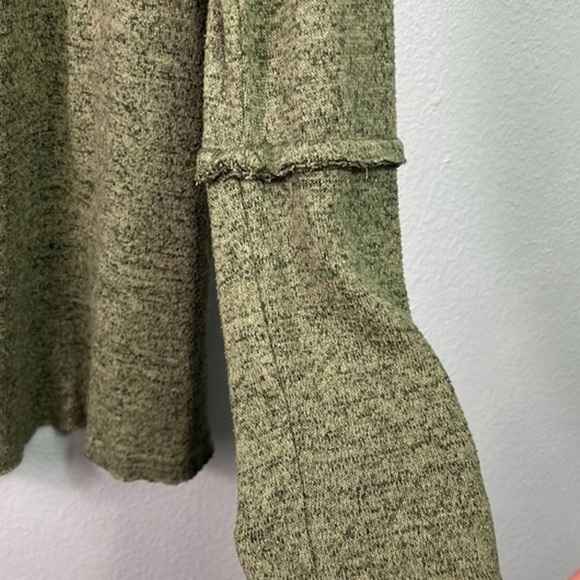 Easel Raw Edge Green Marled Long Sleeve Oversized Top Large - Picture 6 of 6